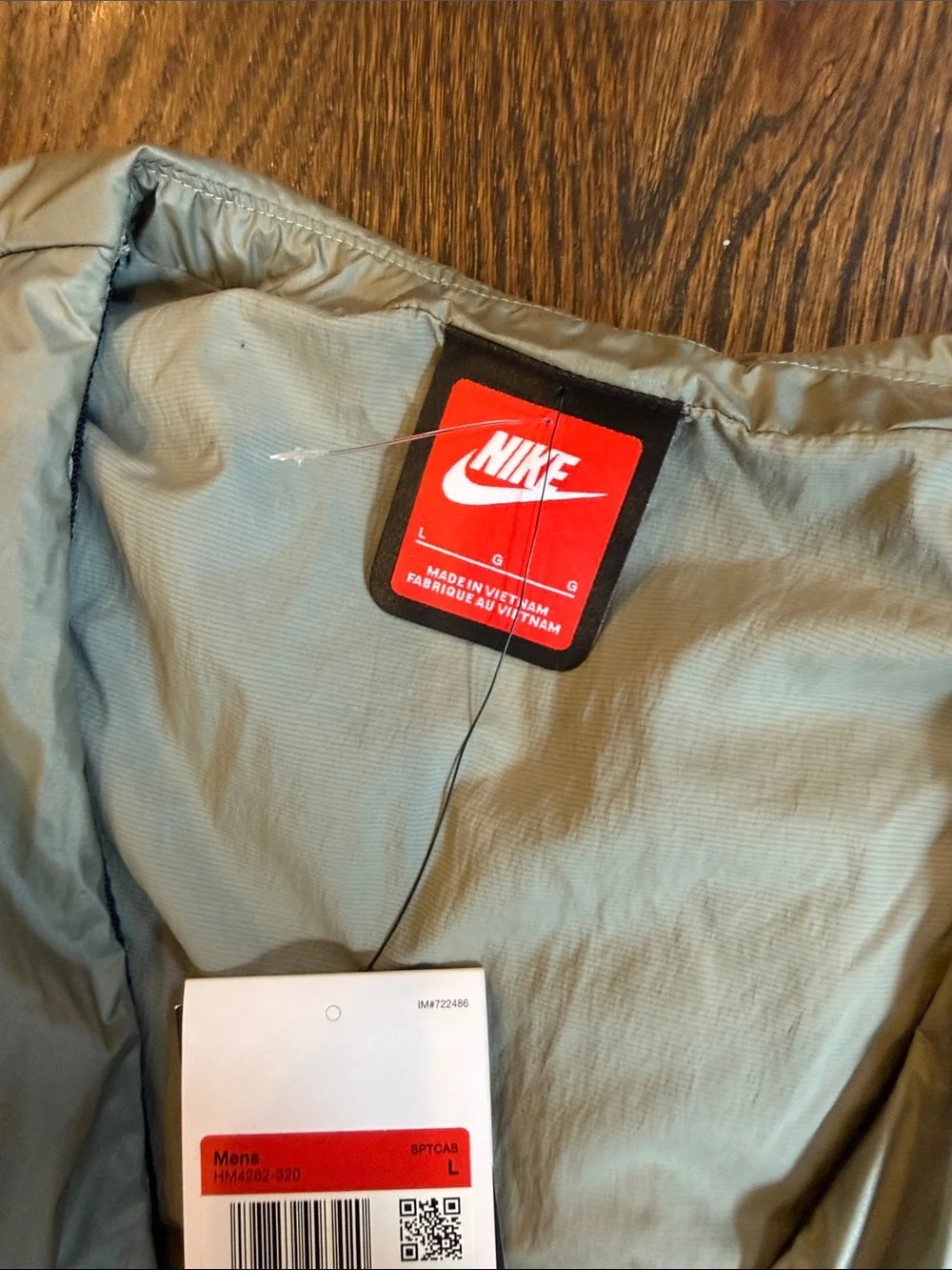 Nike men’s large loose fit vest  Stone Packable Shell Vest
